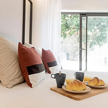 Apartment Paraiso -1b W/ Ac & Patio By Lovelystay